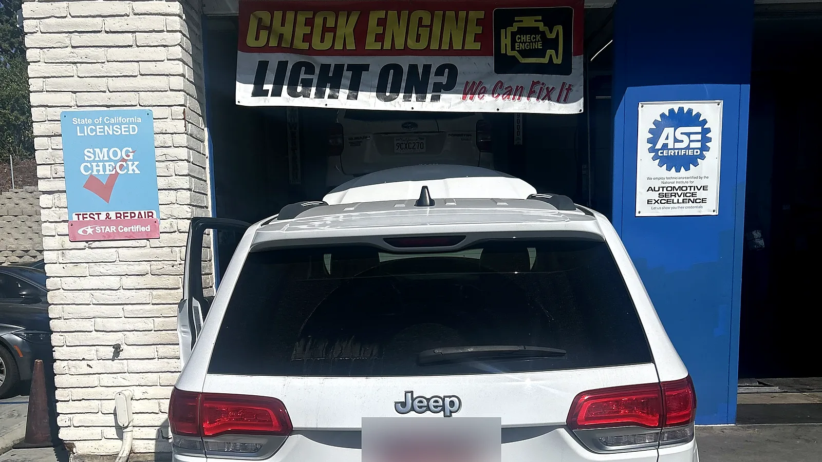 Vehicles we service in Encinitas, CA: Jeep Grand Cherokee pulled up to our service bay